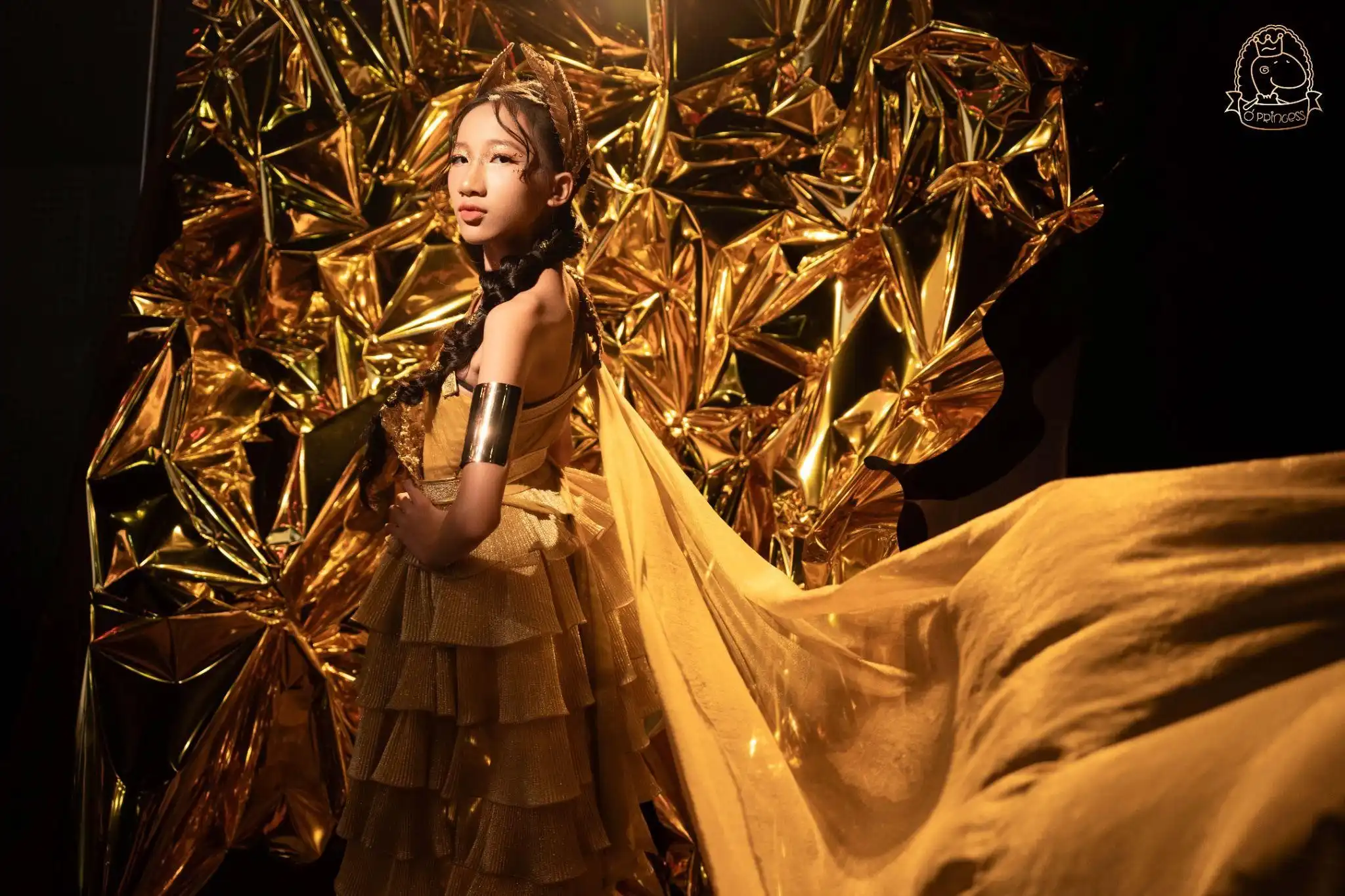 Joly Thảo Linh – “Chiến Binh Nhí” Firstface Đầy Khí Chất Trong BST Guardians of Light