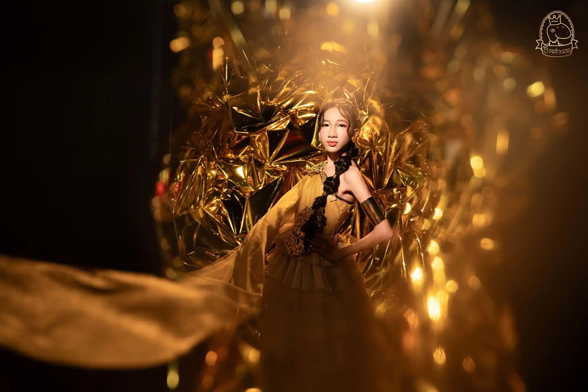 Joly Thảo Linh – “Chiến Binh Nhí” Firstface Đầy Khí Chất Trong BST Guardians of Light