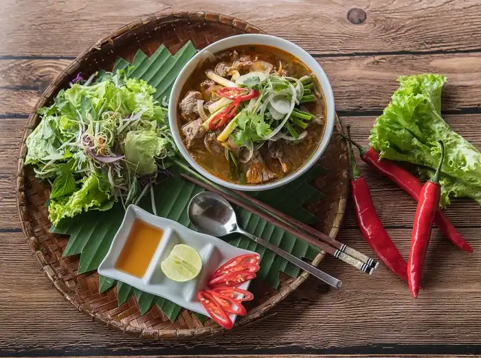Food tour mùa thu ở Huế ăn gì cho trọn vẹn tinh hoa ẩm thực?