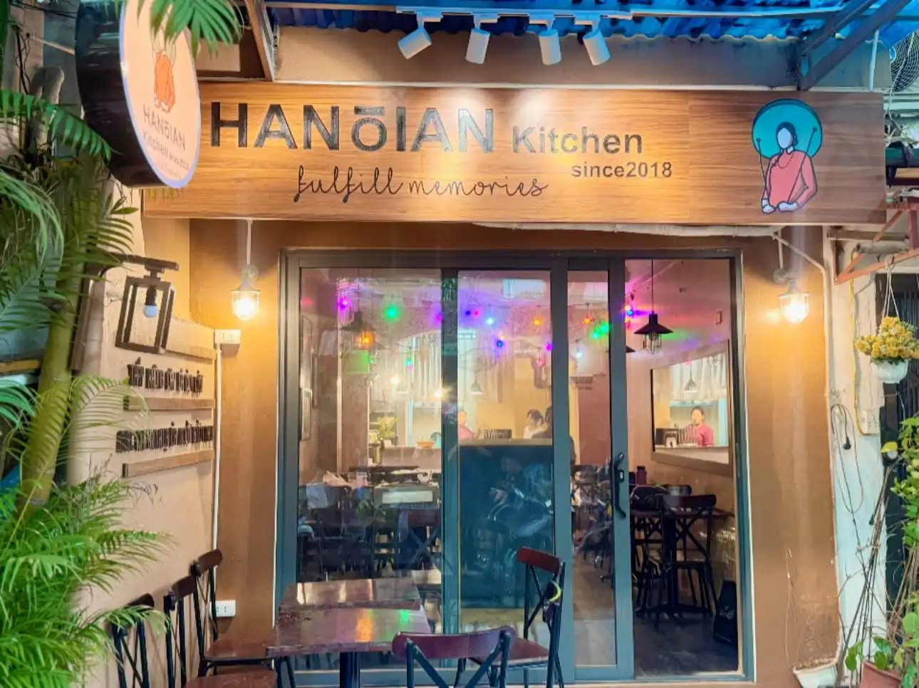 Hương vị Hà Nội trong nồi lẩu ốc nghi ngút khói
