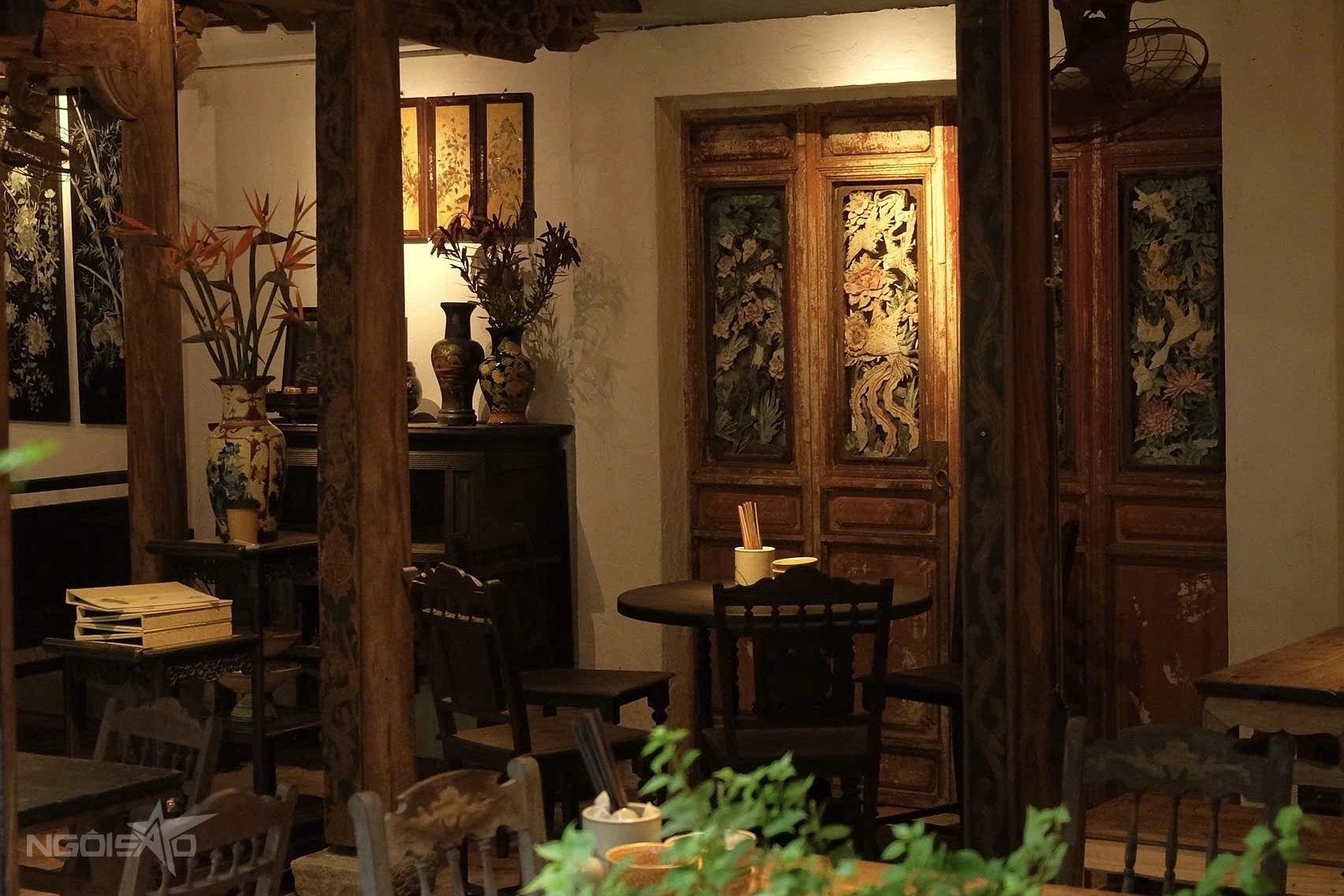 Quán cơm tái hiện nông thôn Bắc bộ giữa lòng TP HCM