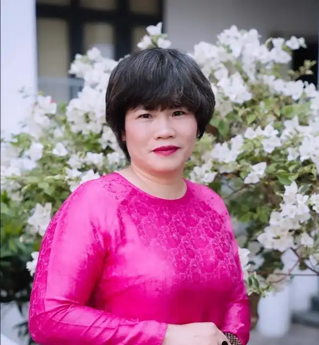 Từ cô bé bán hàng rong đến người giữ lửa văn hóa Hà Nội qua ẩm thực