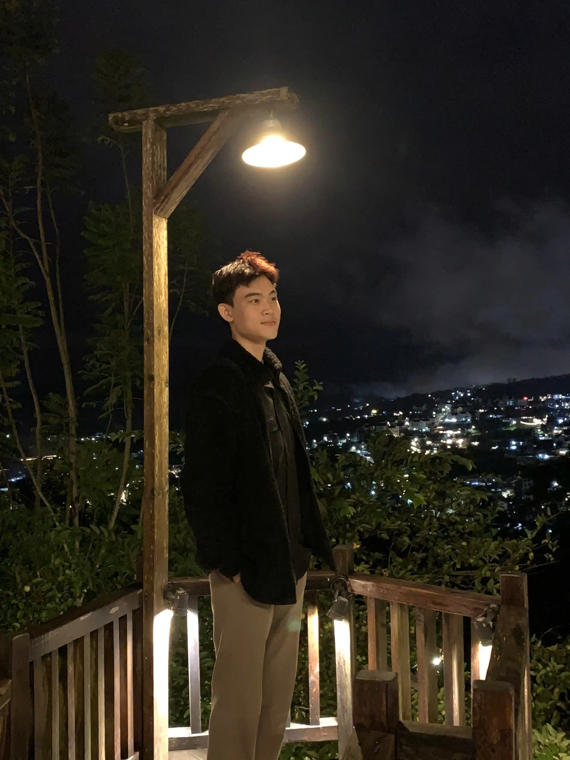 Anh Tú: Hành trình tự lập của chàng sinh viên Cơ khí từ giảng đường đến những đêm làm phục vụ